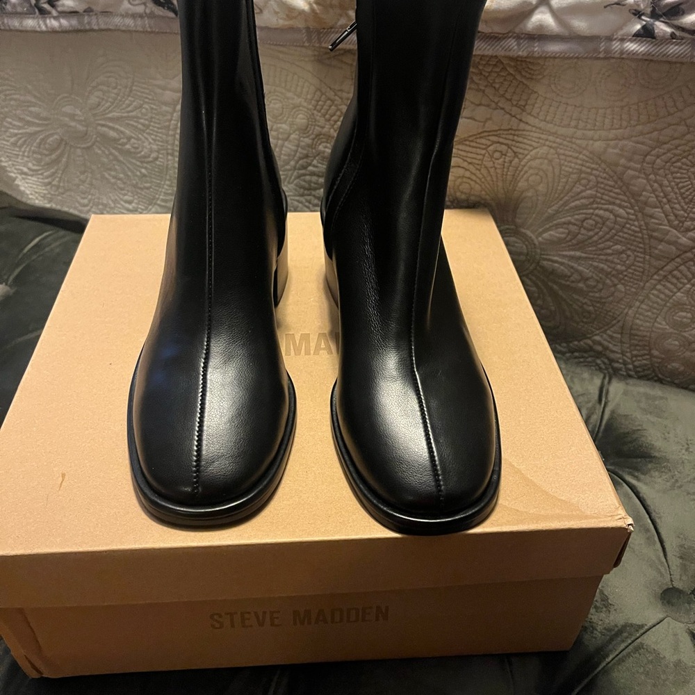Steve Madden Elegant Black Boots